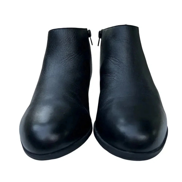 Clarks Artisan Ankle Boots Black Leather Alligator Booties Heel Women's Size 10 - Picture 4 of 9